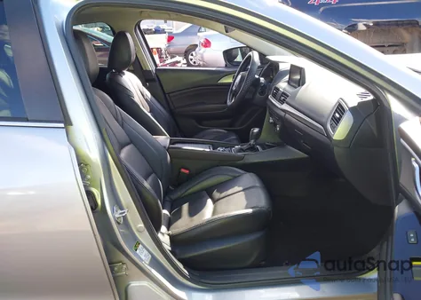 2018 Mazda Mazda3 Touring из США, поврежденный, VIN 3MZBN1L38JM266657